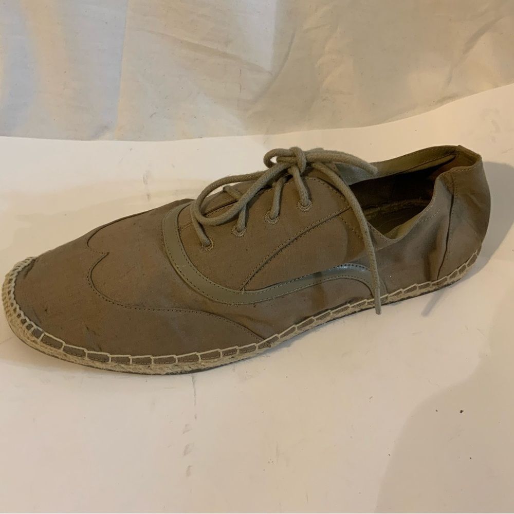 Nice cloth shoes by Cole Haan in size 8.5B lace up